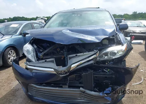 2018 Toyota Sienna Xle 8 Passenger from USA, damaged, VIN 5TDYZ3DCXJS944854